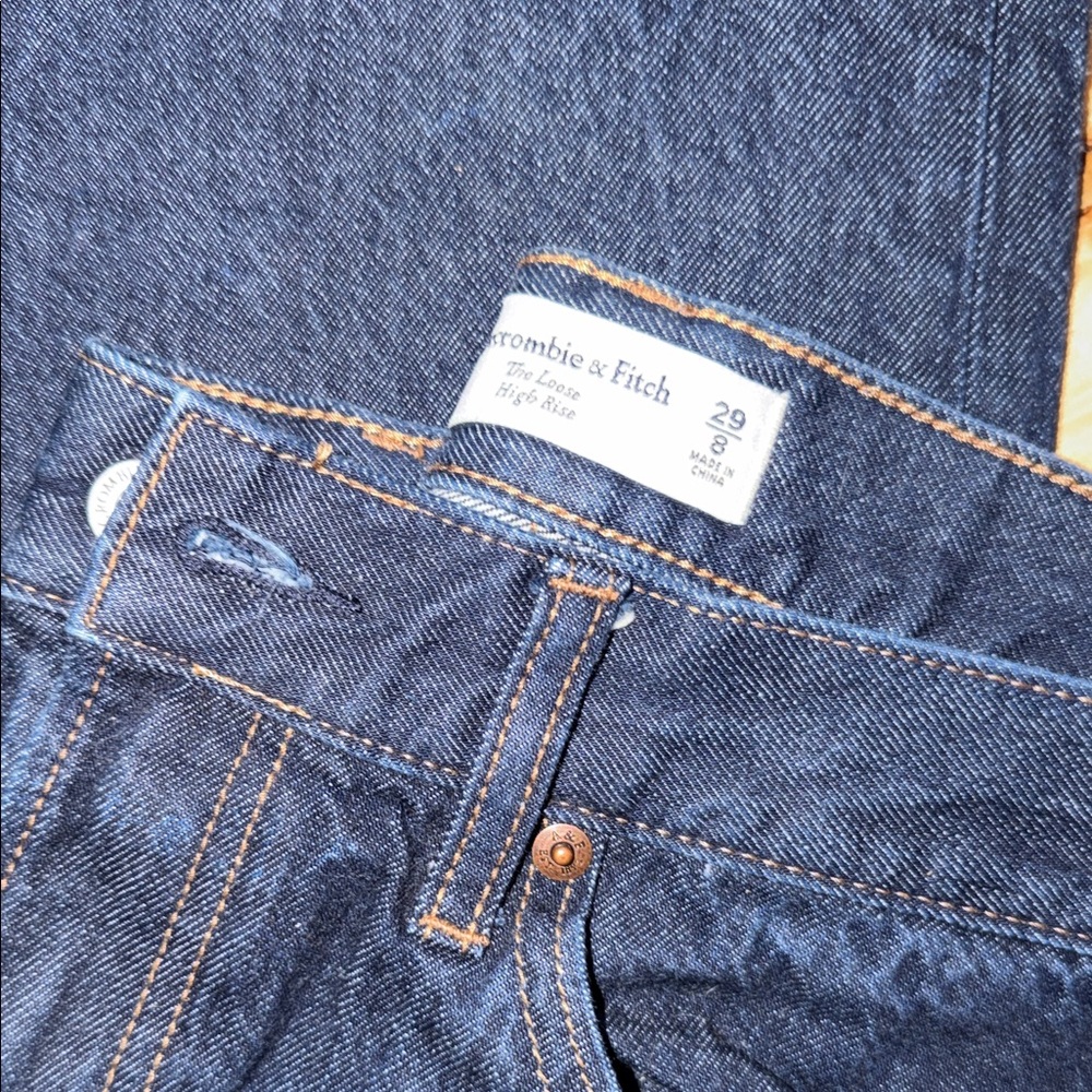 Abercrombie women’s jeans the loose high rise dark denim indigo wash size 29R(8)